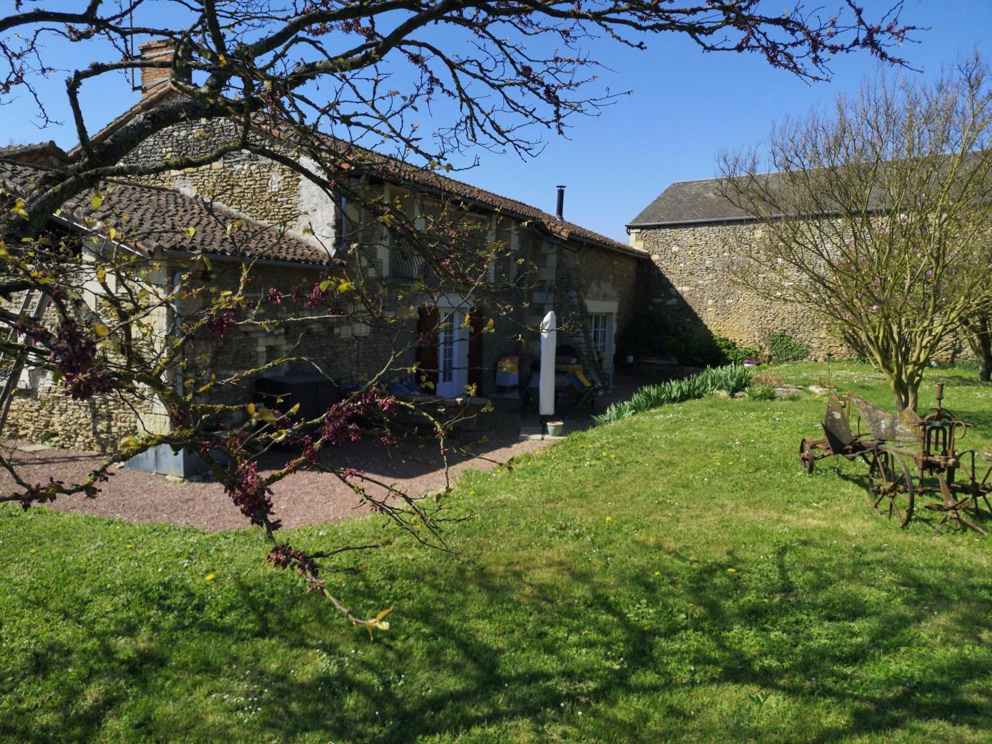La Ferme Du Grand Bois Lägenhet Mouterre-Silly Exteriör bild